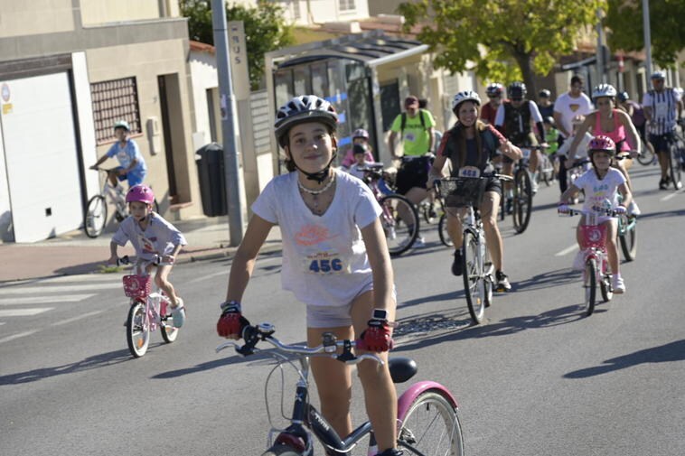 «Es un lujo circular hoy en Badajoz sin coches, solo bicicletas»
