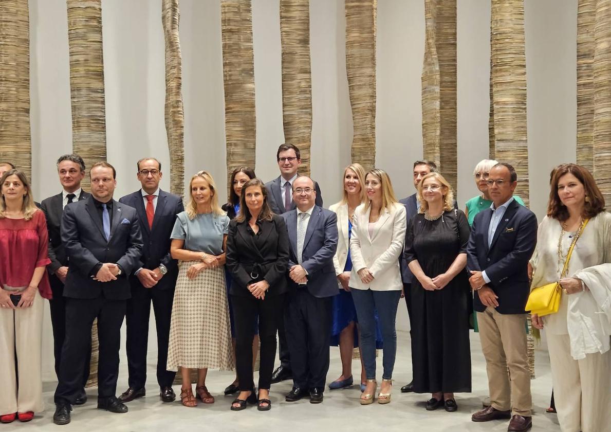 Los ministros de Cultura de la UE visitan el Museo Helga de Alvear