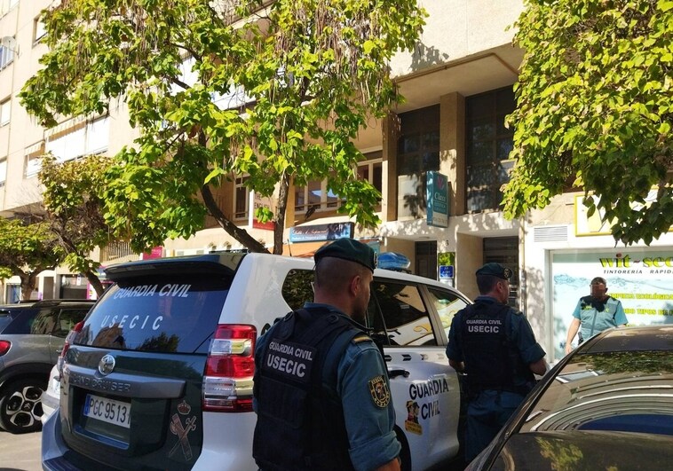 Guardia Civil y Policía Nacional registran una oficina y una casa en Santa Marina y Las Vaguadas