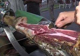 Los asistentes tuvieron la oportunidad de degustar muchos de los productos ofertados.