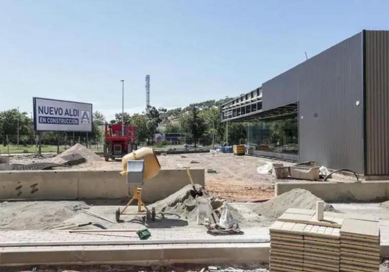 Aldi abre hoy su nuevo supermercado en el parque comercial de Nuevo Cáceres