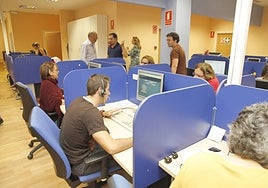 Imagen de archivo del servicio de atención telefónica de Fitex, entidad que llevó el 'call center' del Sepad varios años.