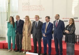 Celina Pérez, Álvaro Rodríguez, Isabel Puig, Ignacio Gragera, Guillermo Santamaría, Justiniano Cortés y Mar Domínguez, antes del inicio del foro.