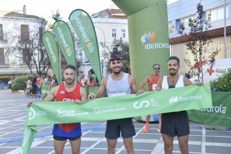 La carrera &#039;Badajoz en forma por la Igualdad&#039;, en imágenes