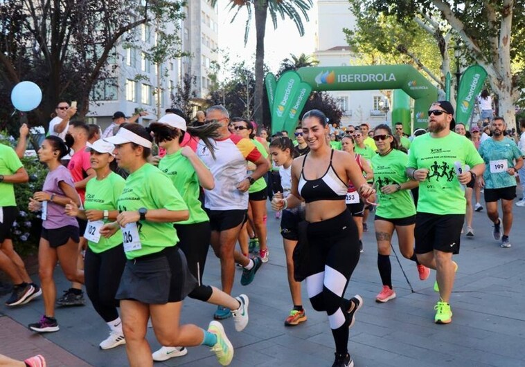 Casi 500 atletas corren por la igualdad en Badajoz
