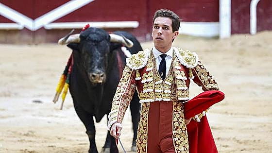 Ginés Marín no podrá torear en Las Rozas tras ser operado de la cornada en una mano