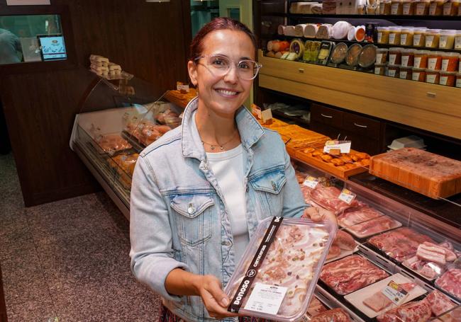 María Sanjuan con su deliciosa porchetta laminada.