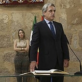 Guardiola en la toma de posesión del nuevo consejero de Vox: «No hay ninguna crisis»