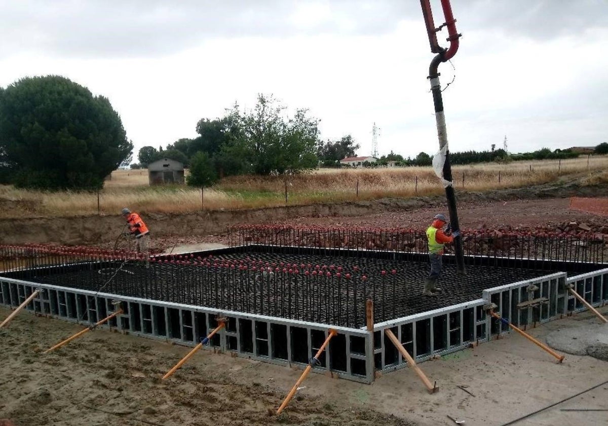 Obras de la plataforma de alta velocidad en Navalmoral de la Mata.