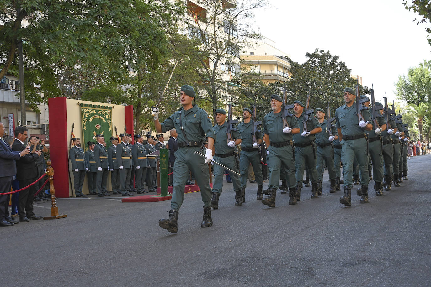 Imágenes del Día del Pilar en Badajoz