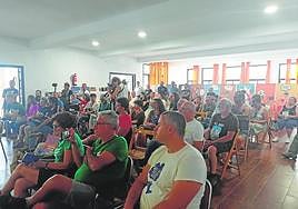 Aspecto de la sala durante una de las ponencias ayer.