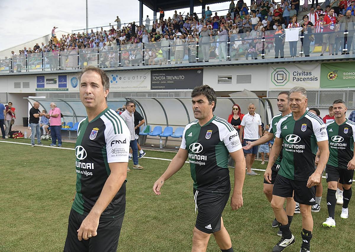 Imagen secundaria 1 - Un pequeño Metropolitano vibra en Badajoz