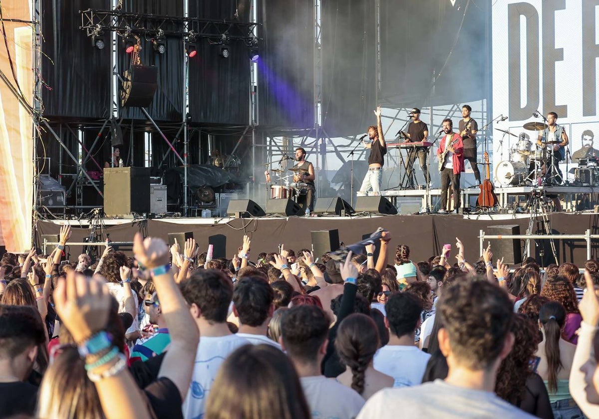 Concierto ayer tarde del grupo Tu otra bonita.