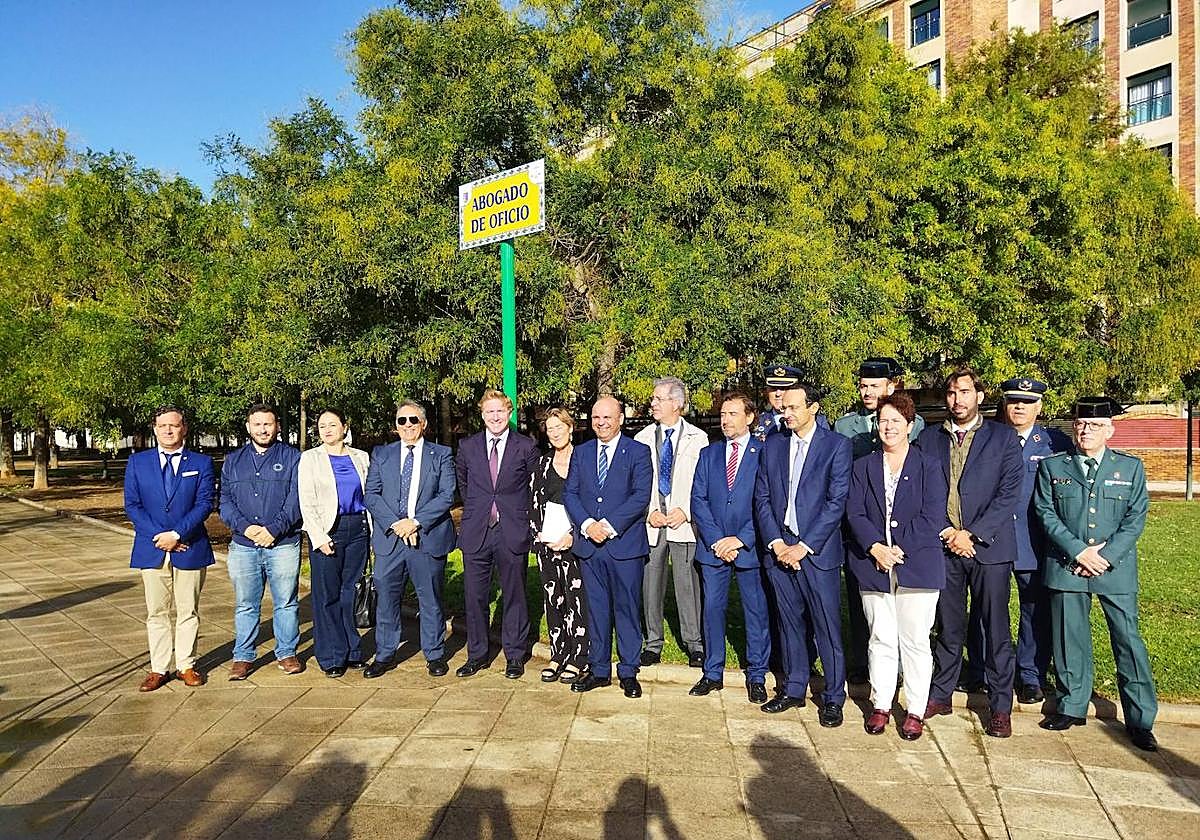 La nueva calle es peatonal y está junto a los nuevos juzgados de la Ronda Norte.
