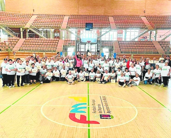 Imagen secundaria 1 - Hora de abrir los paraguas y los libros