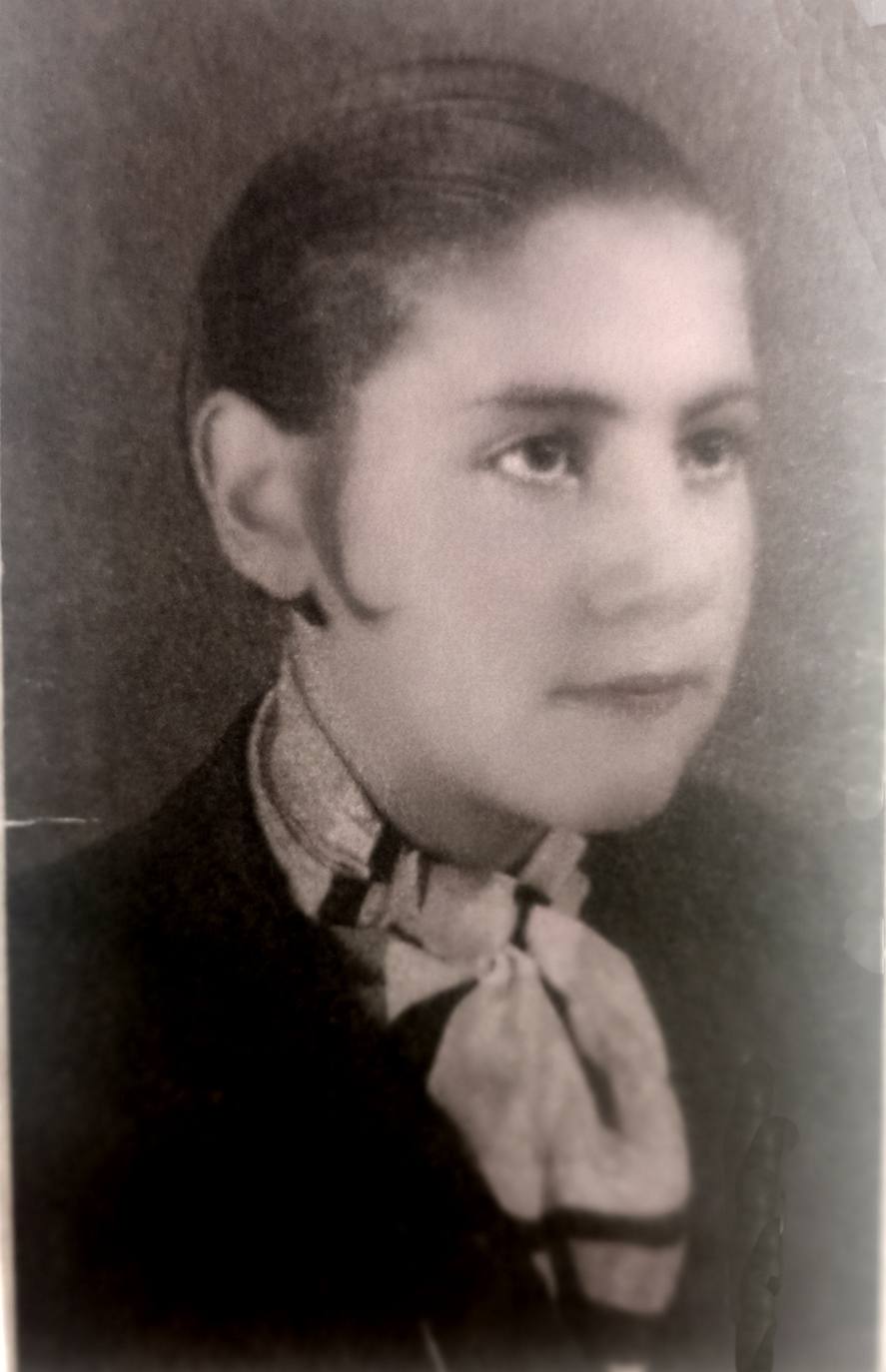 Gloria Fuertes con 13 años.