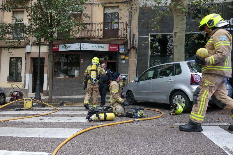 El incendio en el restaurante La Marina de Cáceres, en imágenes