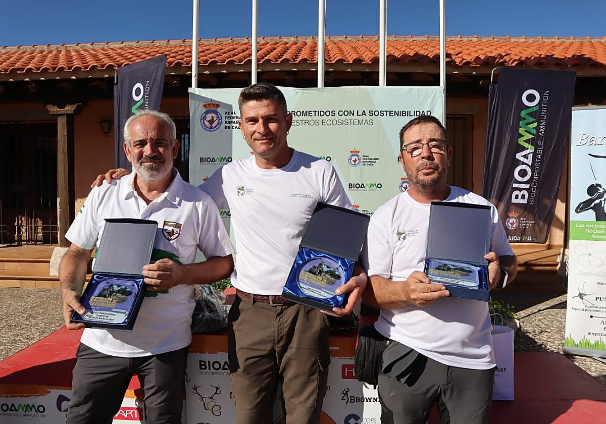 Juan Manuel Pérez Pablos, en el centro, fue el campeón absoluto de la jornada.