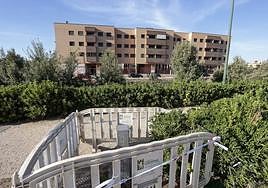 Fuente precintada en Montesol.