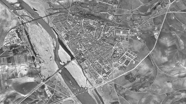 Imagen antes - Así han cambiado las principales ciudades de Extremadura vistas desde el aire