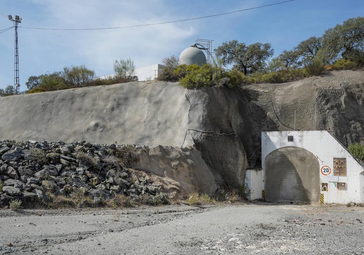 Entrada a La Brecha, galería principal de dos kilómetros ya realizada.