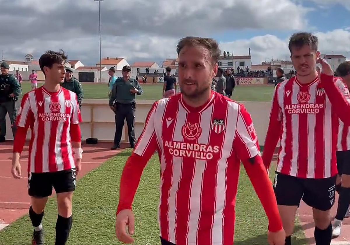 Los jugadores del Azuaga en su último entrenamiento.