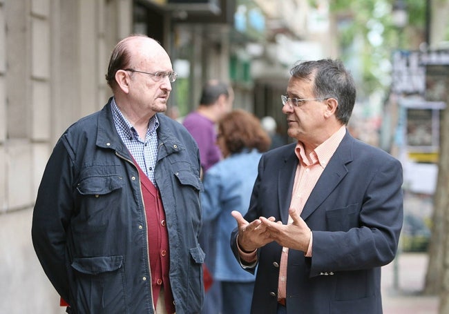 Miguel Hurtado y Esteban Cortijo, vicepresidente primero y presidente del Ateneo durante muchos años. La imagen es de 2010.