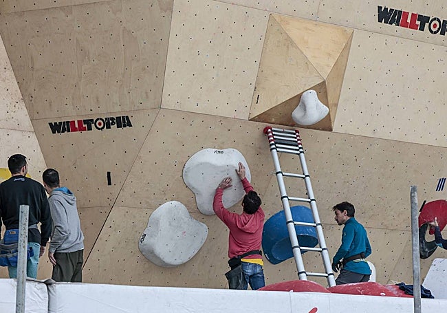 La cita atrae a numerosos artistas que llenan los hoteles.