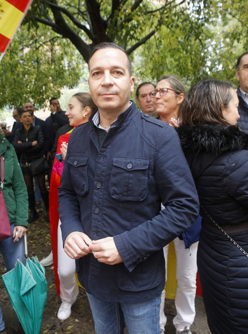 Concentración en la Plaza de Noruega de Cáceres, donde se ubica la sede del PSOE, cita convocada por Vox