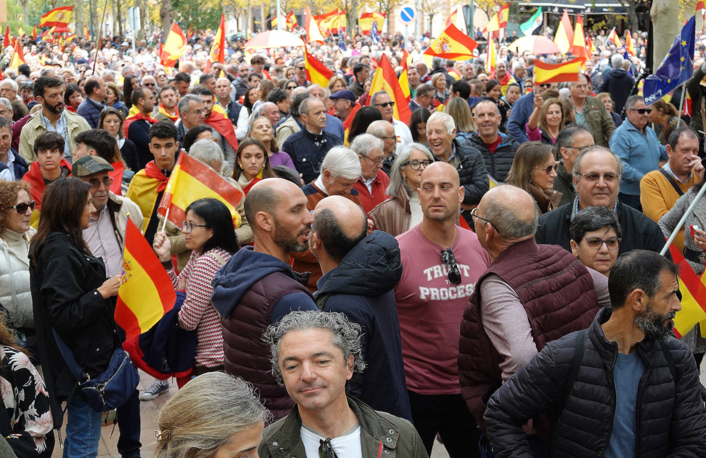 Gran afluencia en la manifestación del PP contra la amnistía en Badajoz