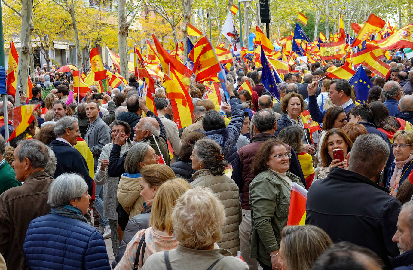 Gran afluencia en la manifestación del PP contra la amnistía en Badajoz