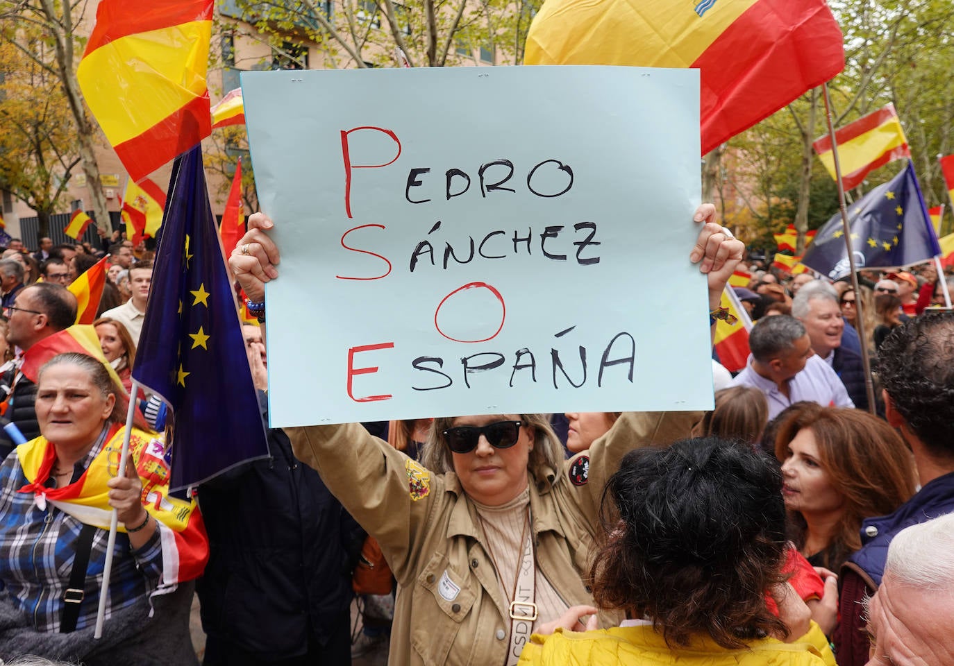Gran afluencia en la manifestación del PP contra la amnistía en Badajoz