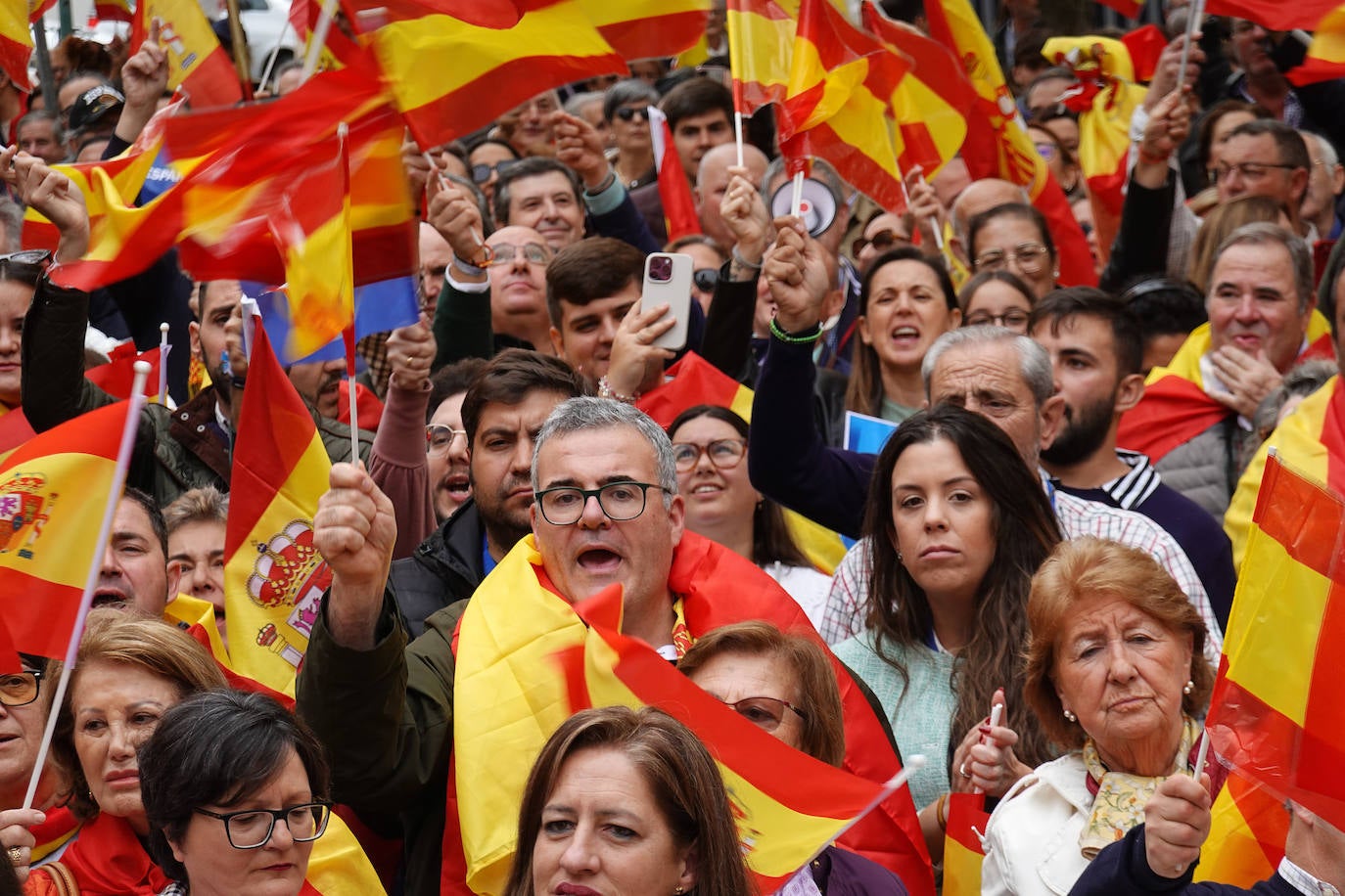 Gran afluencia en la manifestación del PP contra la amnistía en Badajoz