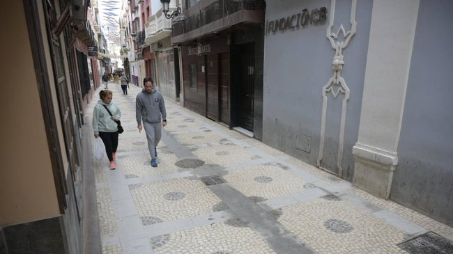 Imagen después - El Ayuntamiento de Badajoz extenderá la plataforma única a otras diez calles