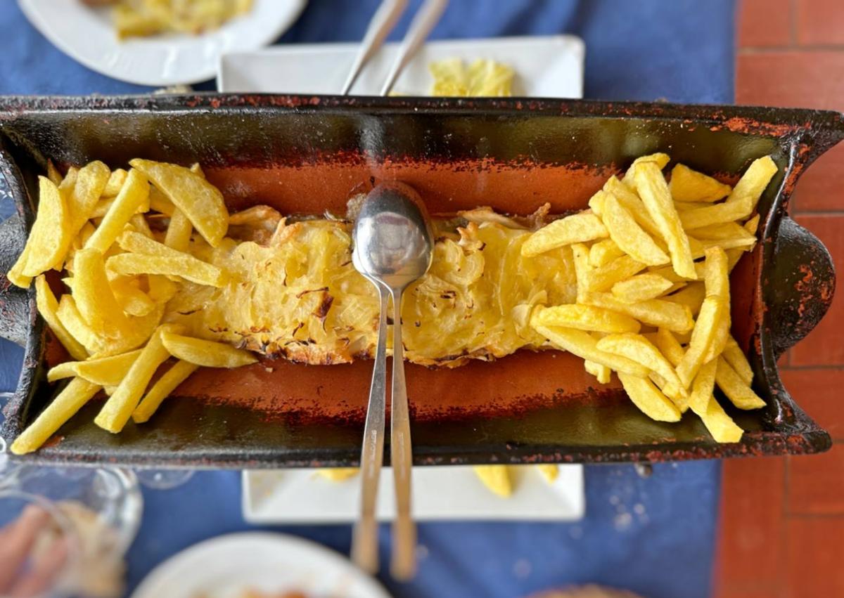 Imagen secundaria 1 - Jabalí, bacalao y aperitivos.