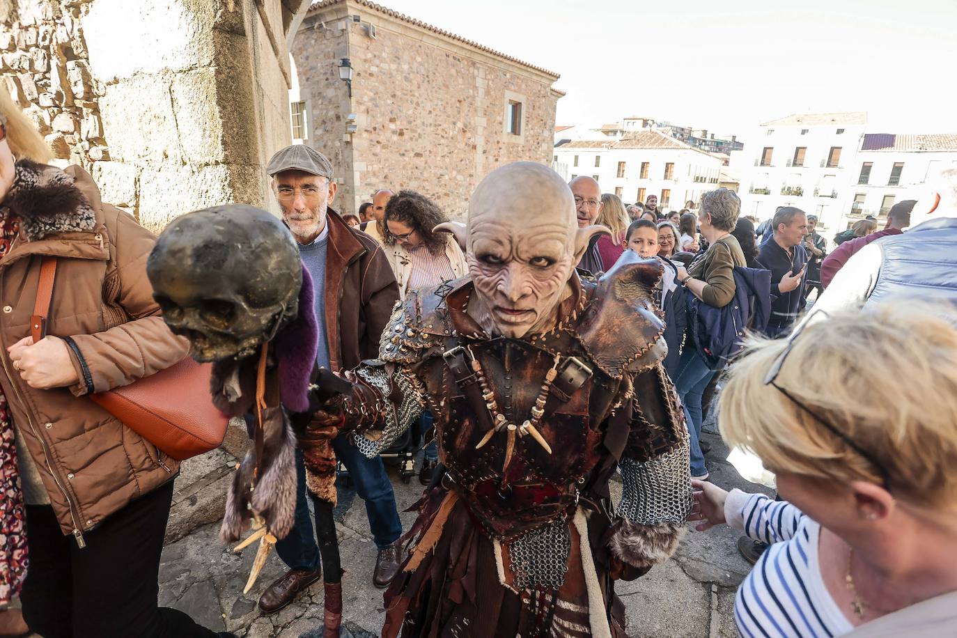 Miles de personas disfrutan del día grande del Mercado Medieval de Cáceres