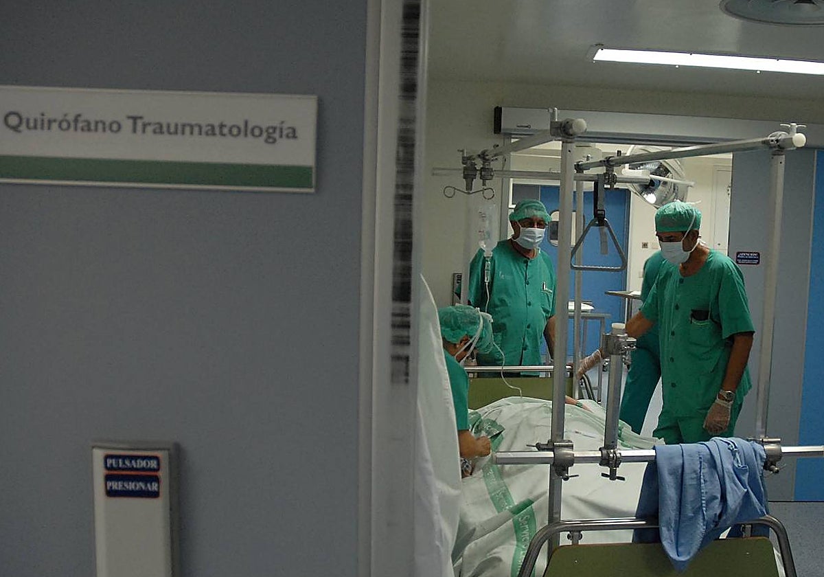 Traumatología es la especialidad que más lista de espera acumula para operarse en Extremadura.