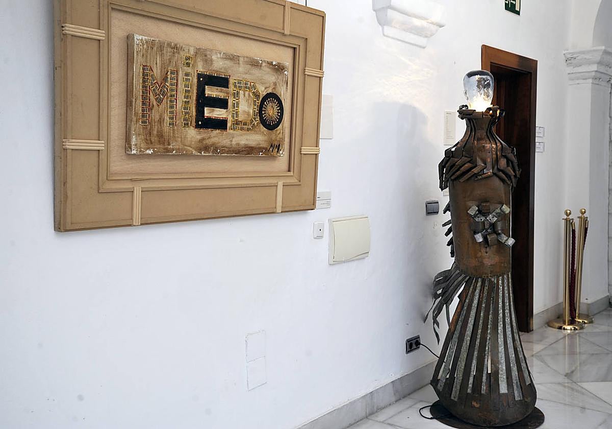 Imagen principal - Una muestra del artista Manuel Mata Gil invita a comprender a las víctimas de violencia de género