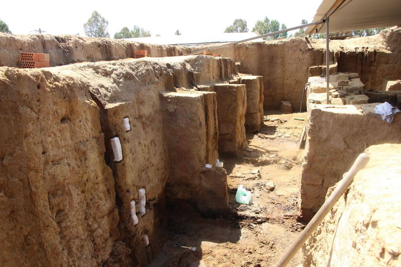 Una de las galerías del yacimiento del Turuñuelo en Guareña.