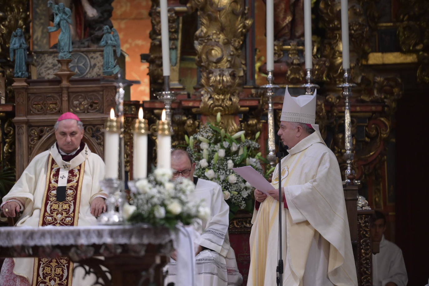 Toma de posesión del arzobispo de Mérida-Badajoz, José Rodríguez Carballo, en la Catedral