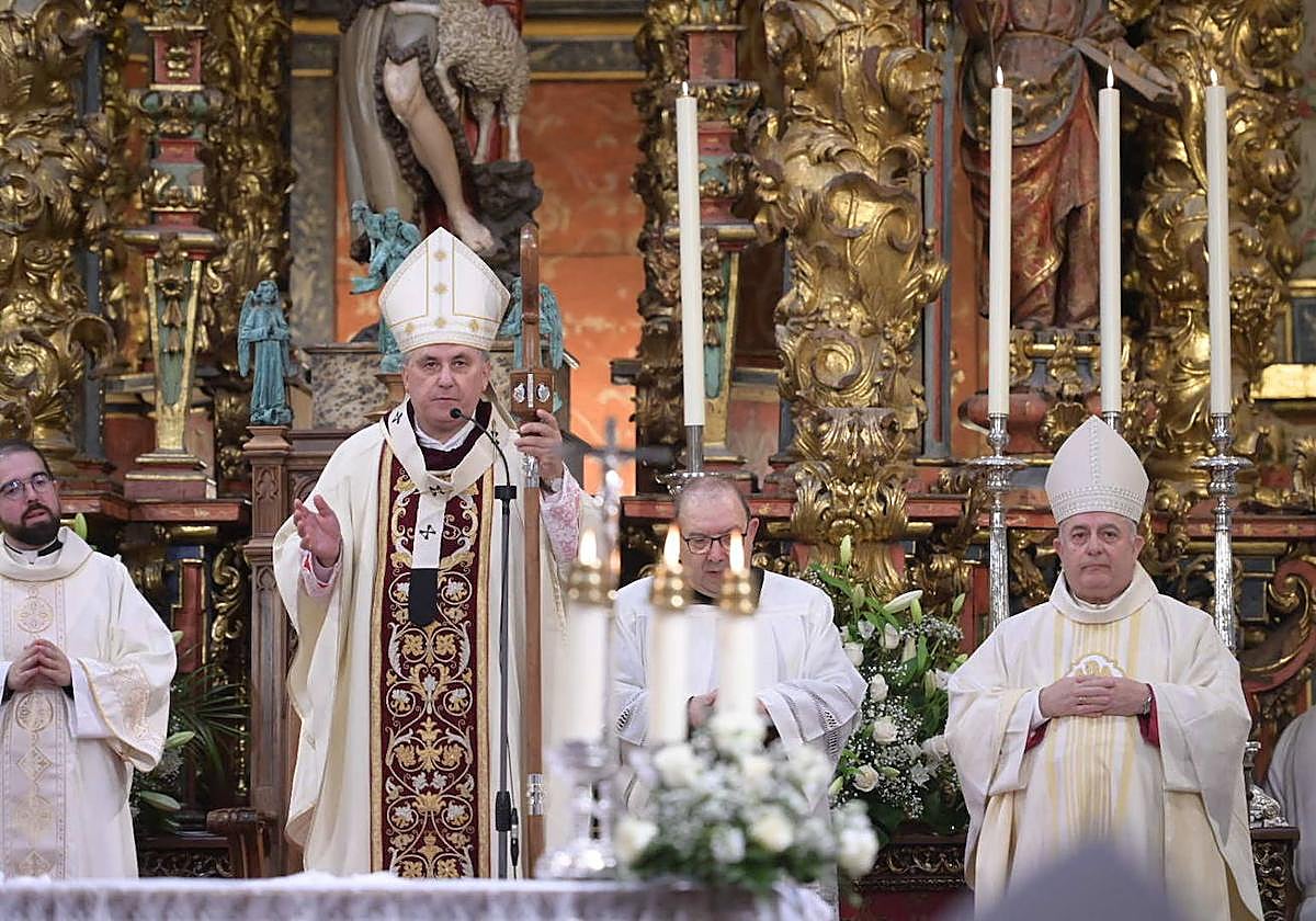 Toma de posesión del arzobispo de Mérida-Badajoz, José Rodríguez Carballo, en la Catedral