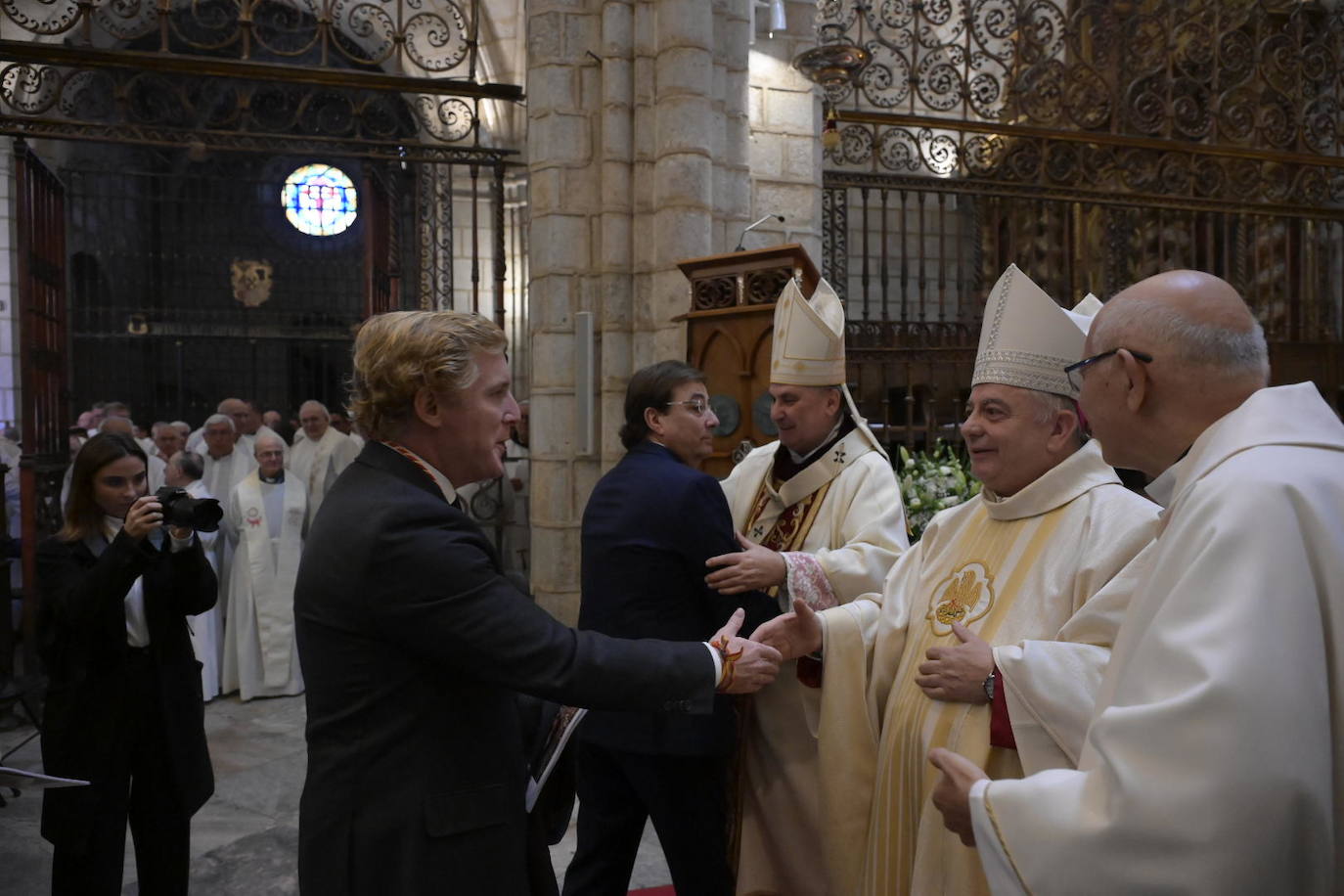 Toma de posesión del arzobispo de Mérida-Badajoz, José Rodríguez Carballo, en la Catedral