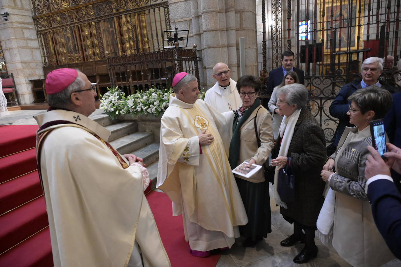 Toma de posesión del arzobispo de Mérida-Badajoz, José Rodríguez Carballo, en la Catedral