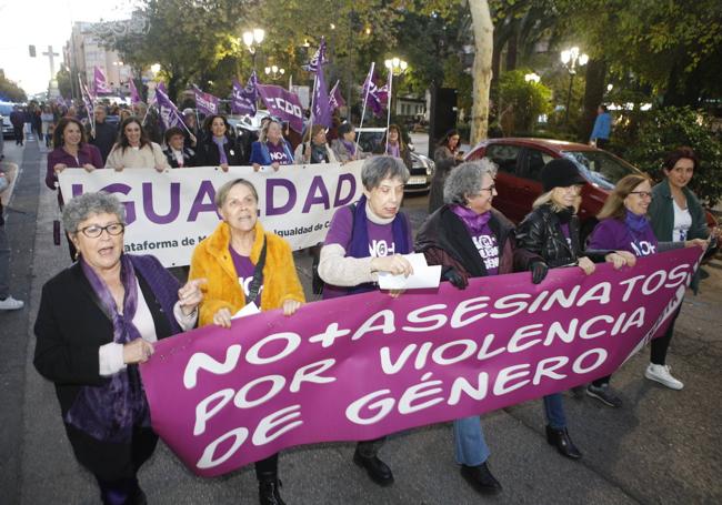 La manifestación en Cáceres partió a las seis de la tarde desde Plaza de América.