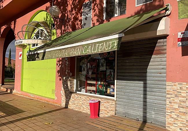 Tienda de alimentación de Las Vaguadas que sufrió el intento de robo.