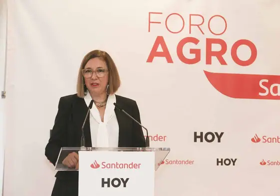 Mercedes Morán, consejera de Agricultura, esta mañana en Mérida durante el Foro Agro de HOY-Santander.