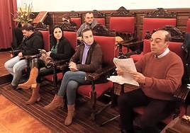 La oposición durante la sesión plenaria