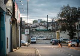 Zona de trenes de mercancías cerrada ahora a los peatones. Javi CIntas