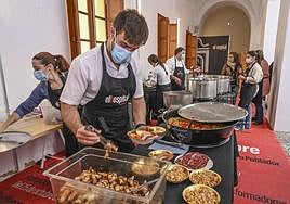 Solidaridad a golpe de migas