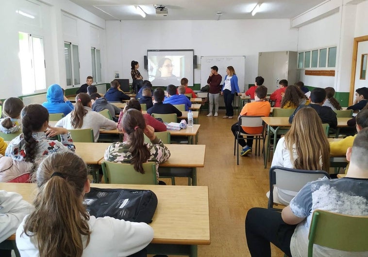 Extremadura es la que más mejora en Matemáticas y Lectura pero sigue a la cola del informe PISA